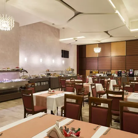Wyndham Hotel 5*