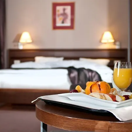 Wyndham Hotel 5*