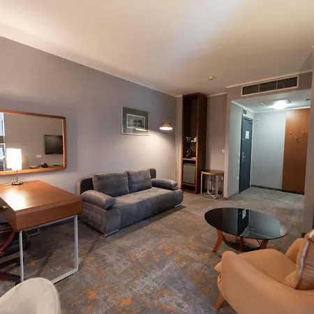 Wyndham Hotel 5*