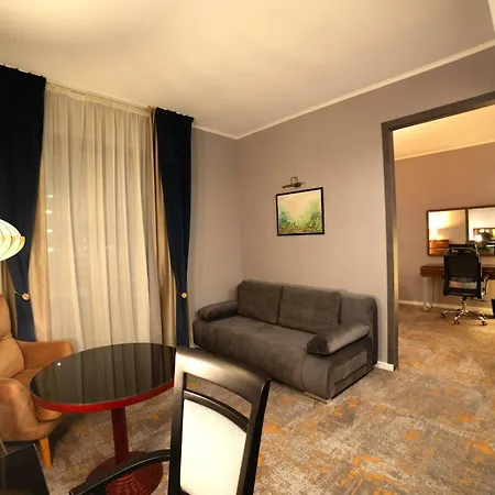 Wyndham Hotel 5*